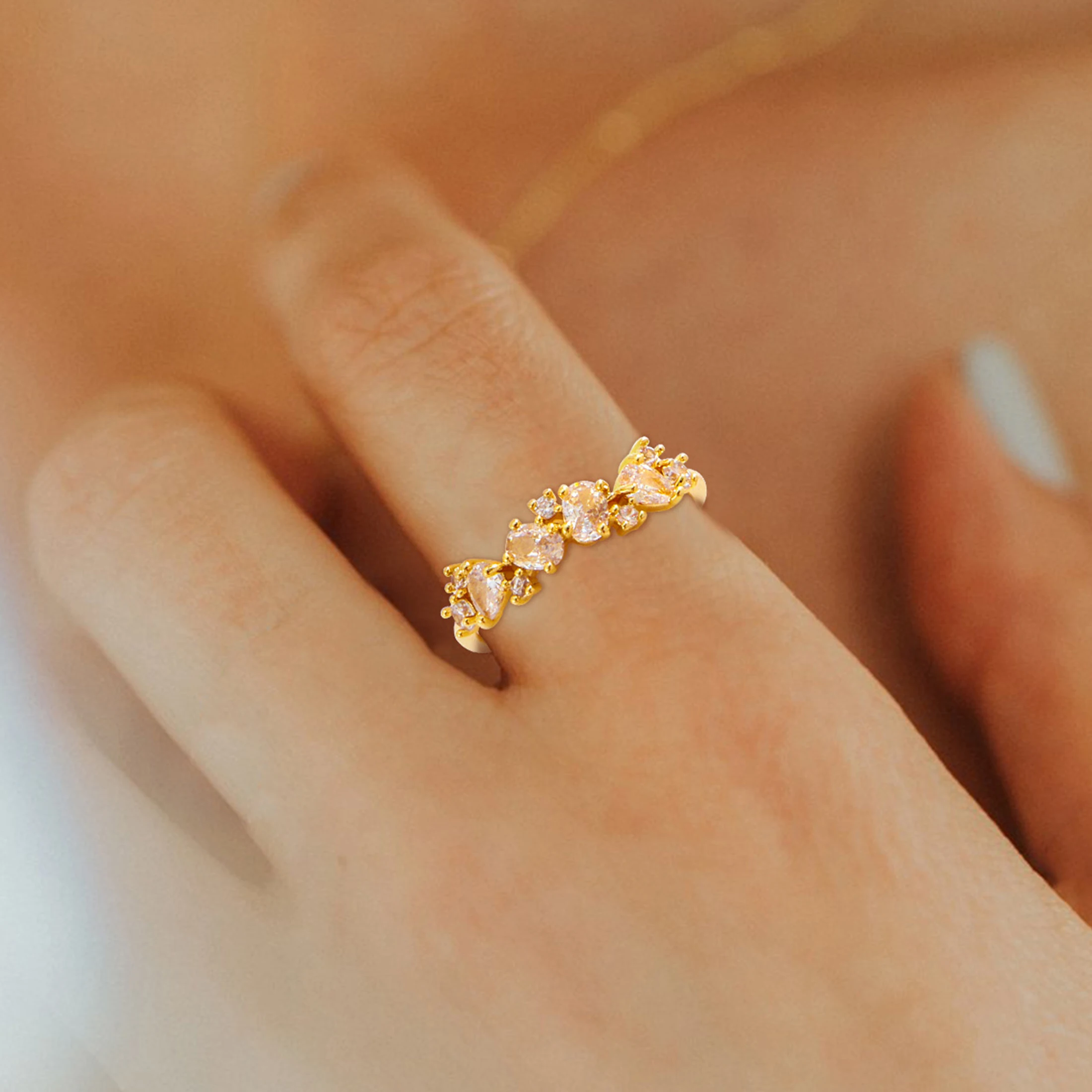 Кольцо с геометрическим натяжением и фианитом для женщин модный офисный стиль