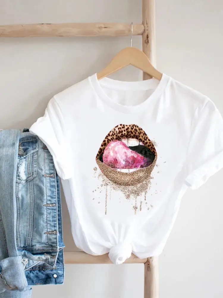 

Женская футболка с принтом в виде губ, с коротким рукавом