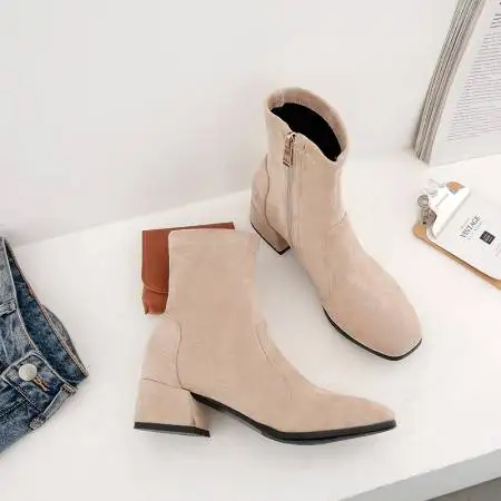 

Женские ботинки на толстом каблуке, большие размеры