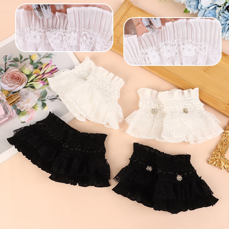 Велюшный женский жилет без рукавов с вышивкой