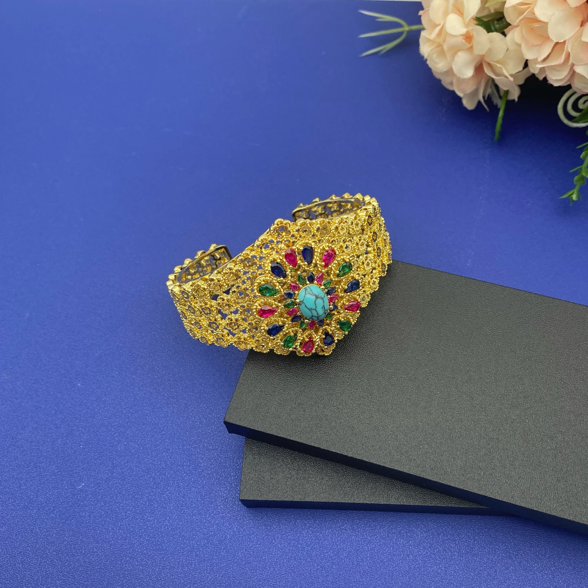 Фото Набор женских украшений Flora Luxury: позолоченное медное кольцо и регулируемый открытый браслет с цирконами, в подарочной коробке, для повседневного ношения №5