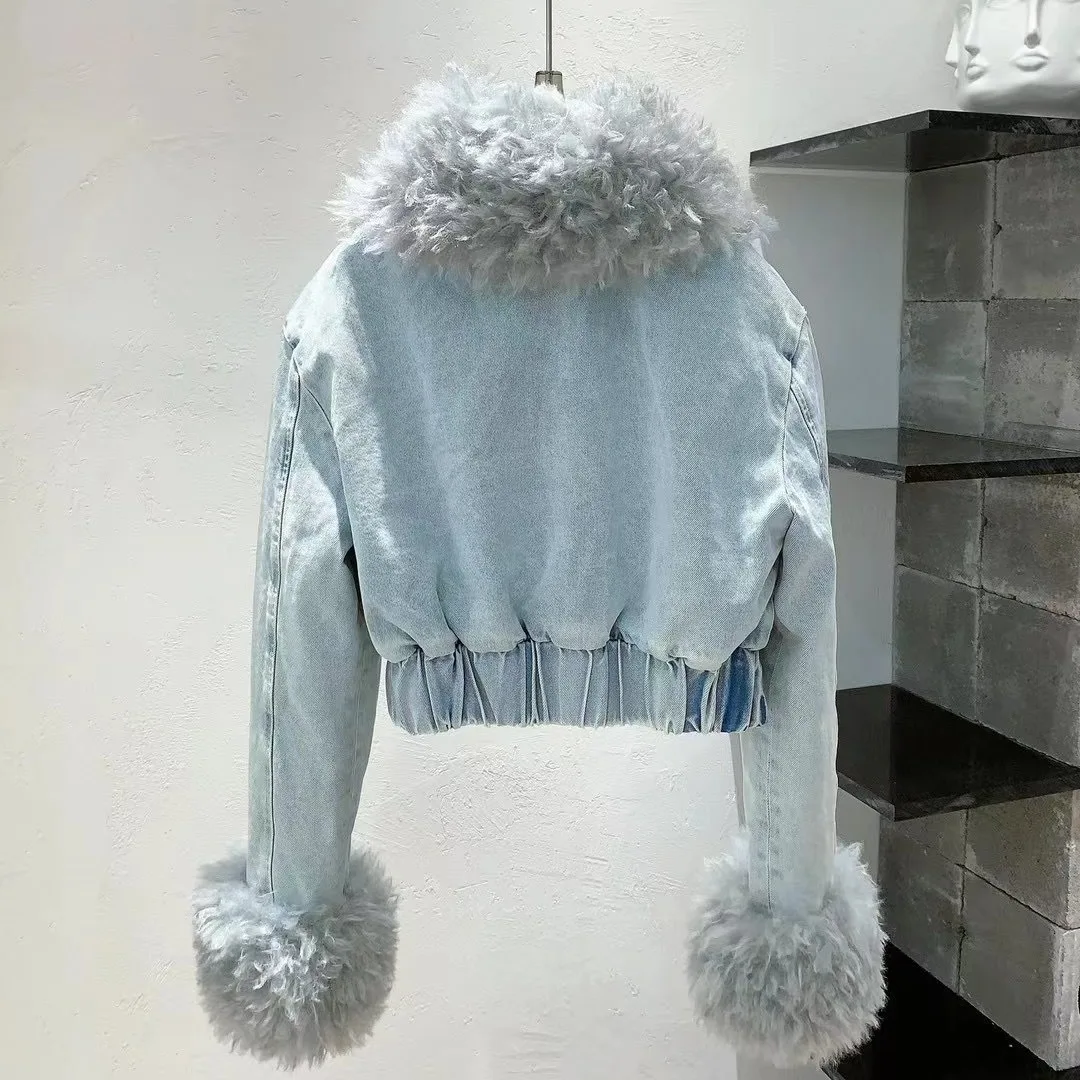 Джинсовая куртка с отстегивающимся меховым воротником и хлопковой подкладкой