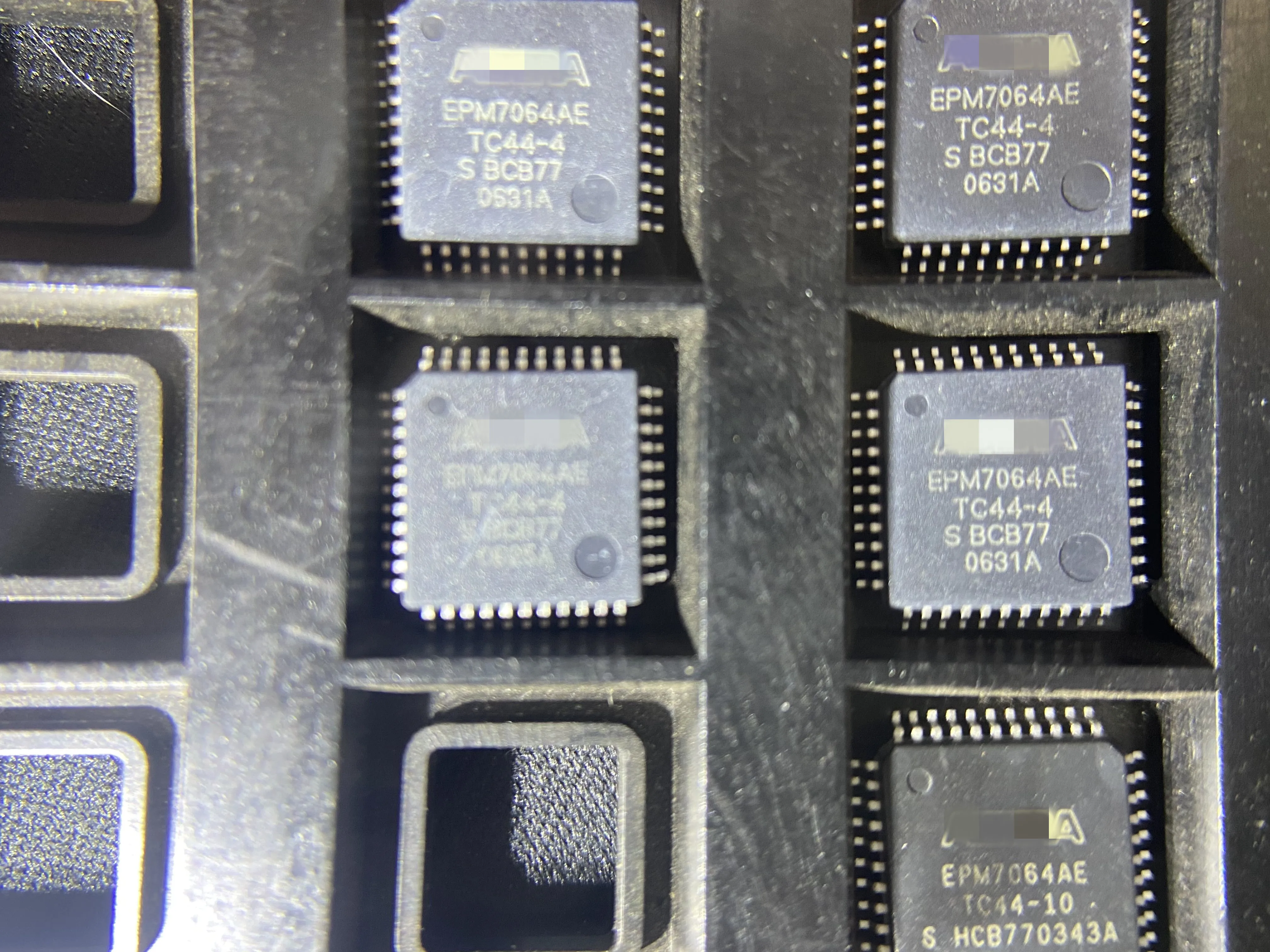 

4 шт., электронные компоненты EPM7064AETC44 EPM7064 EPM7064AE, чип IC