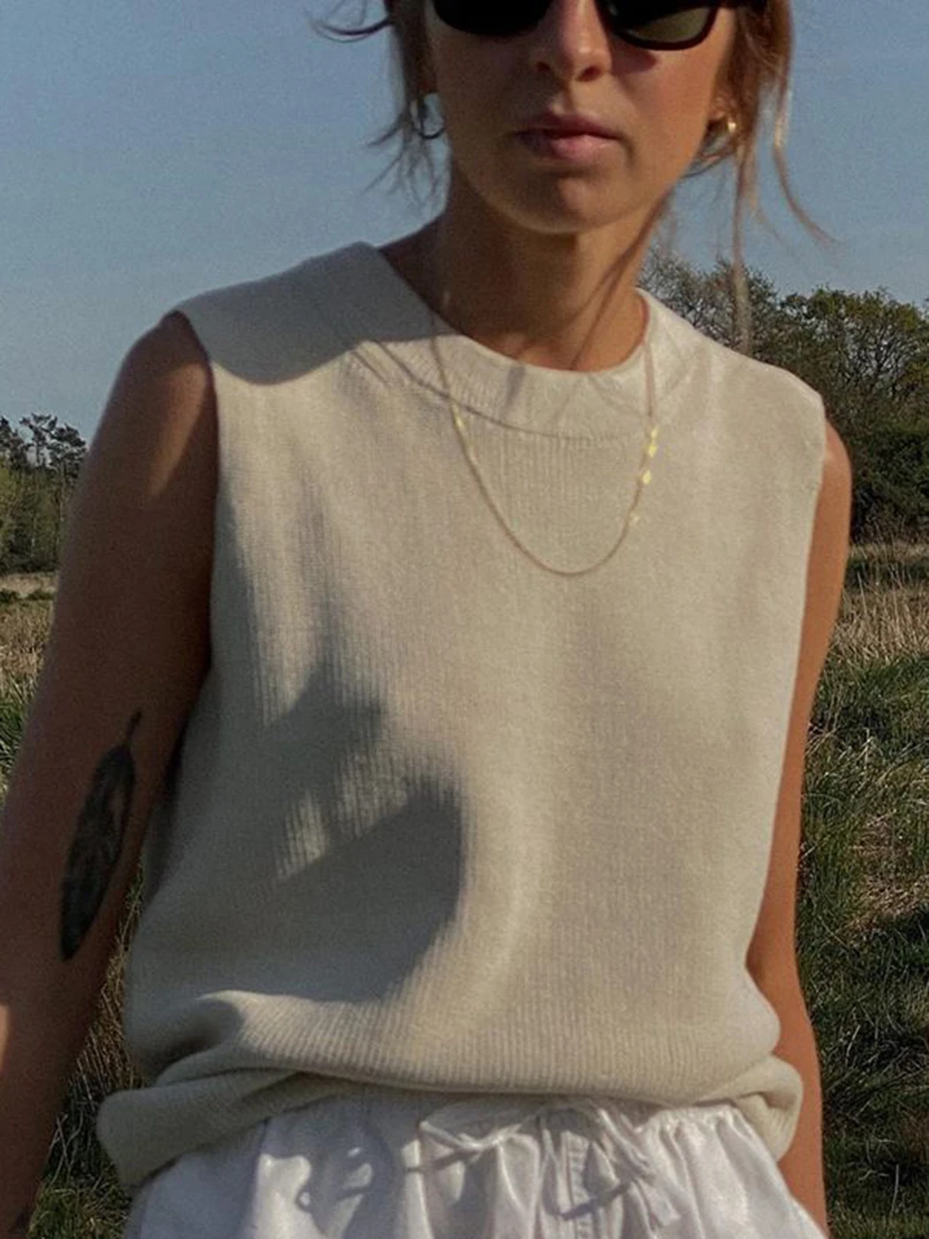 

Майка женская трикотажная без рукавов, с круглым вырезом