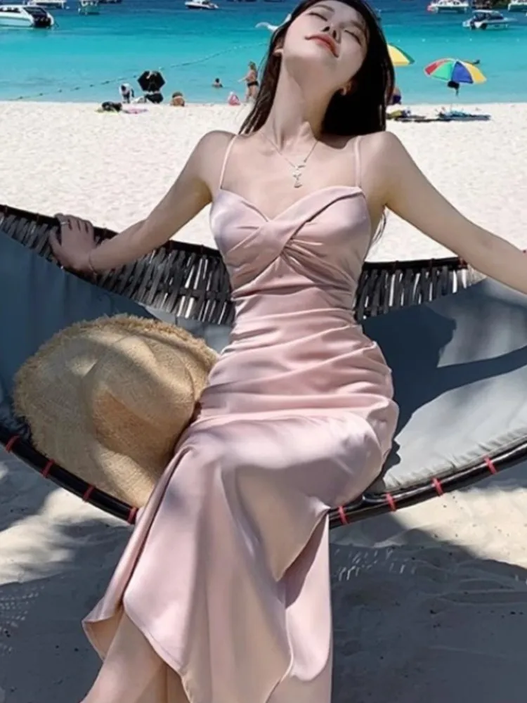 Женское атласное платье миди на бретельках Элегантное летнее розовое без
