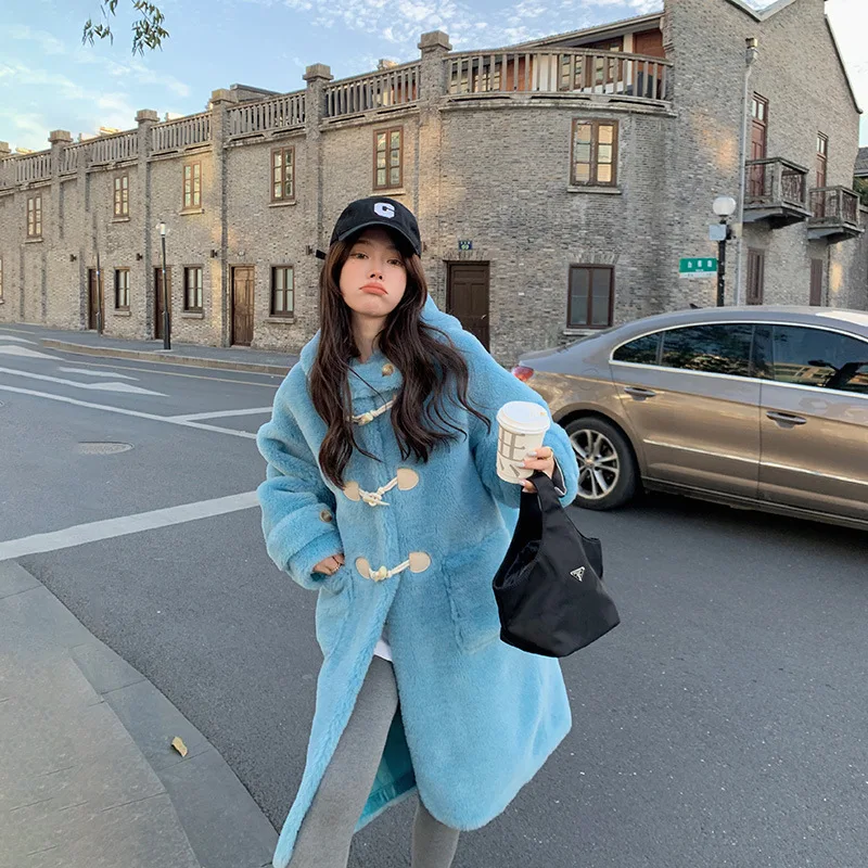 2024 Haining Winter New Bull Horn Пряжка из овечьей шерсти с капюшоном флиса и меха со