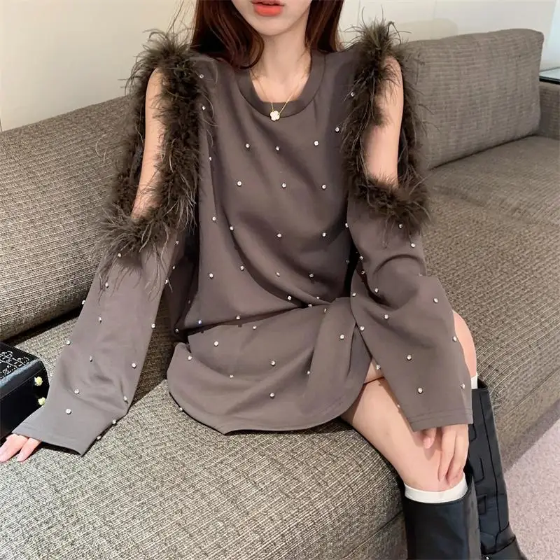 Темпераментные свободные футболки с открытыми плечами весенне-осенние новые