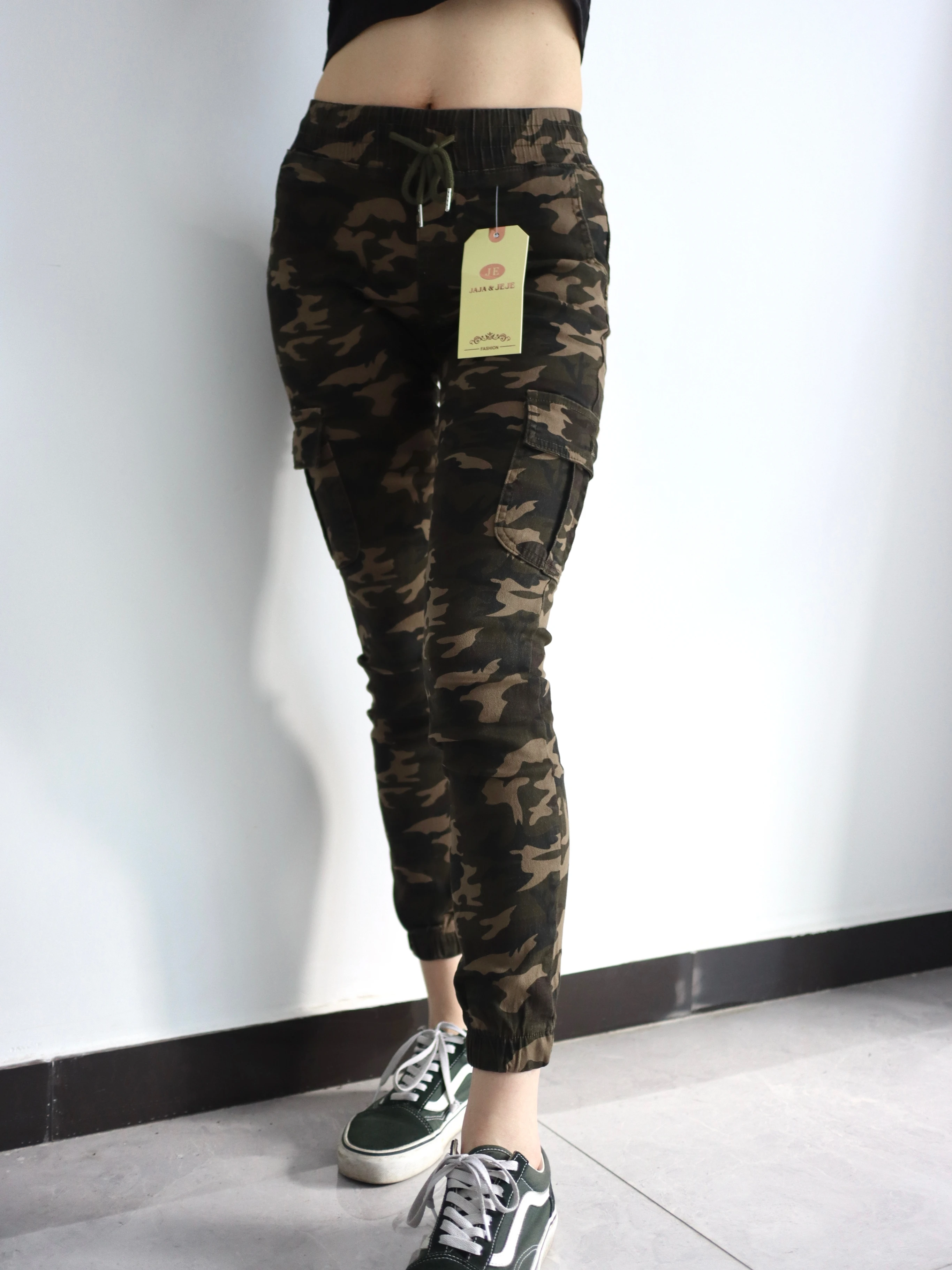 

20223Women Camouflage Trousers Slim Foot Trousers Female Elastic Waist Beam Leisure Trousers Work Trouser Military Pants Jeans
