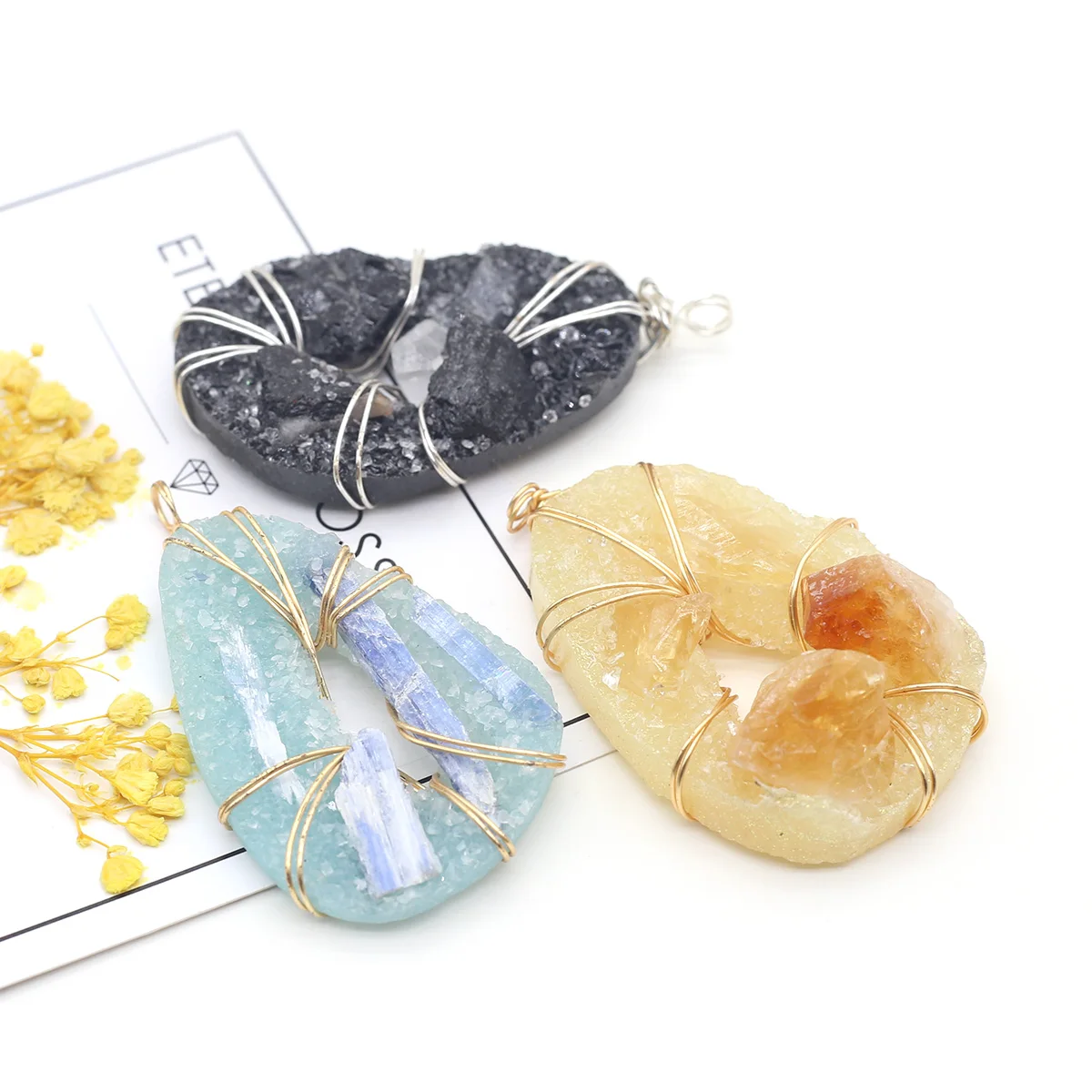

1PC Natural Citrine Stone Pendant Resin Winding Blue Black Handwork Healing Crystal Charms for Jewelry Making DIY Necklaces