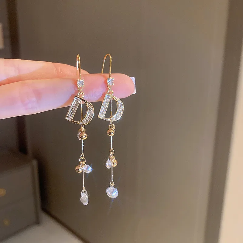 

Japan Korean New Delicate Rhinestone Letter D Zirconia Tassel Long Earrings For Women Fashion Jewelry Long Earings Wholesale