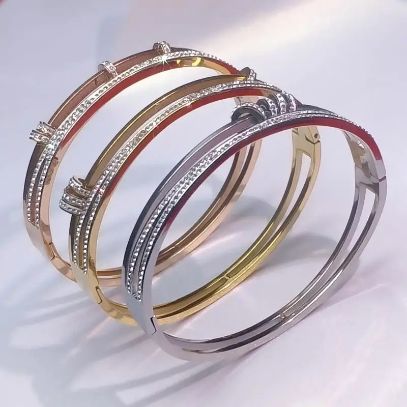 Роскошный двухслойный закрытый браслет из нержавеющей стали для женщин золотого