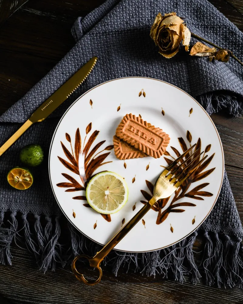 Позолоченные 24-каратным золотом чашки и тарелки из низкоплотного фарфора (art.: 3920dcae23eb4) - 3920dcae23eb4