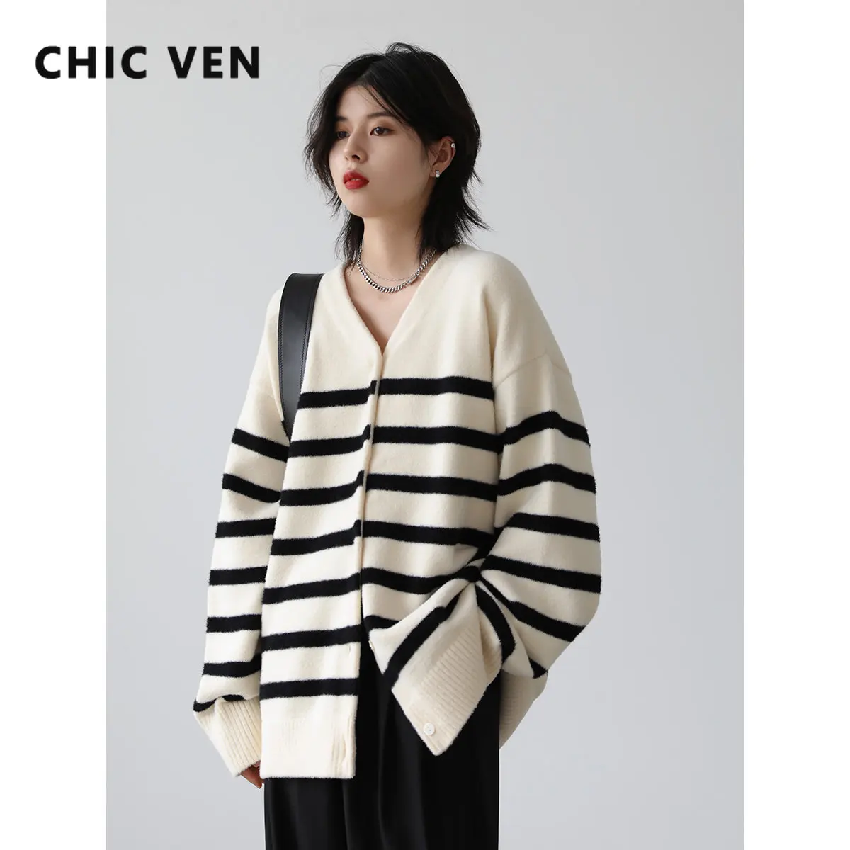 CHIC VEN Women's Cardigan Korean V Neck Casual Stripe Knitted Sweaters Female Coat Thick Warm Office Lady Top Autumn Winter 2022