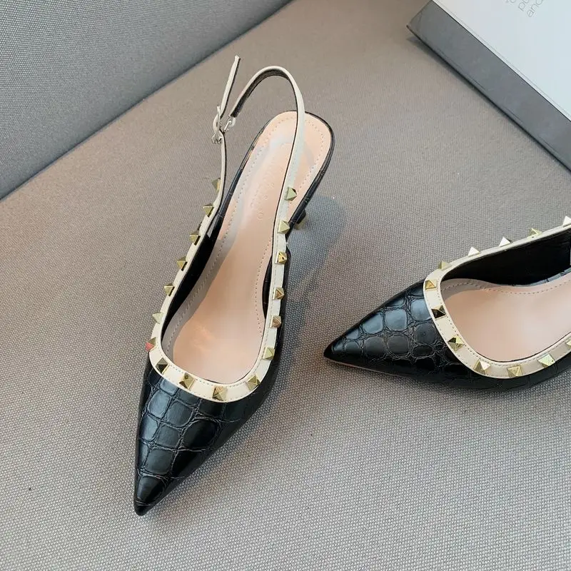2022 spring new pointed shallow mouth single shoes women flat leather rivet boat shoes low-heeled women's shoes are not tired wi