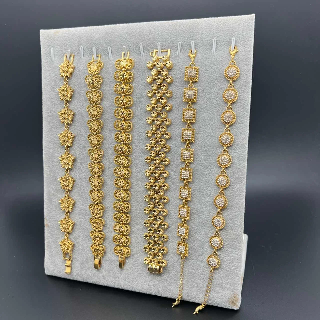 

MANDI Hot Sale Unique Design Simple Ladies Bracelet High Quality 18k Gold Plated Non-Fade Low Price Women Bracelets Wedding Gift