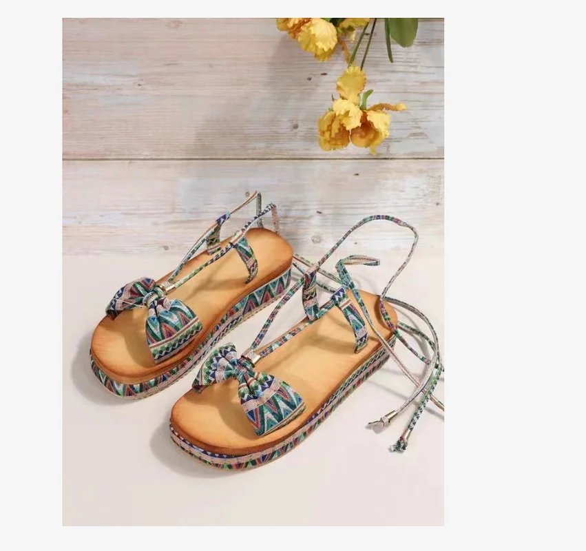 Сандалии женские на танкетке со змеиным принтом модная повседневная пляжная