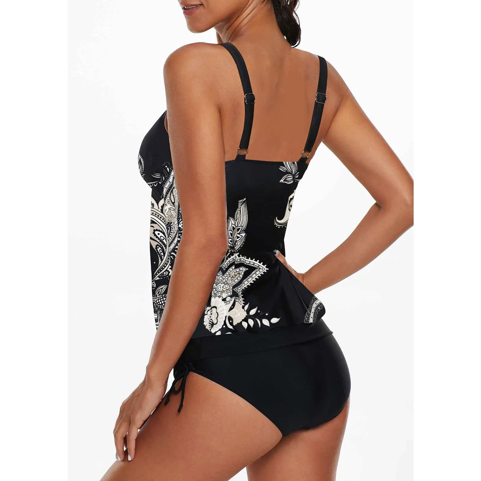 Рисунок 3 - Женский купальник из двух частей