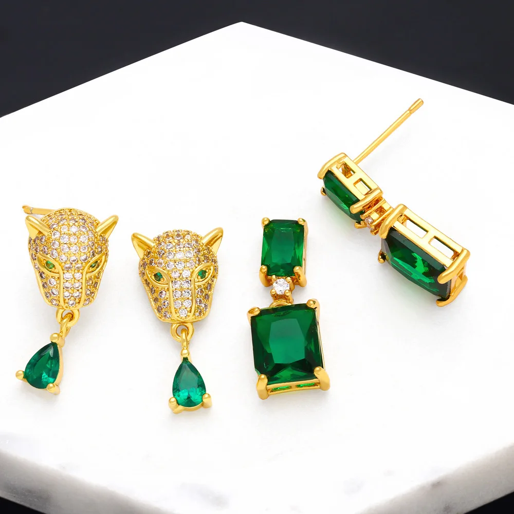 

WANGAIYAO new fashion retro emerald earrings female fashion everything temperament leopard head ear studs geometric zircon jewel