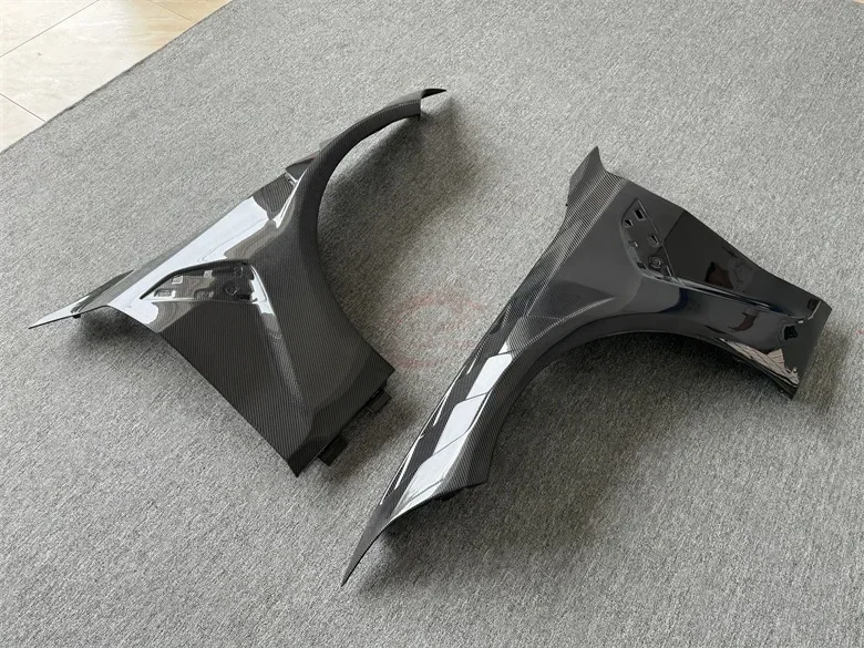 Передние крылья из углеродного волокна в стиле YL для G82 M4 20-23 высококачественная