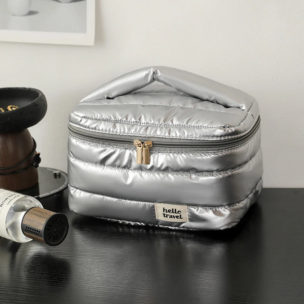 

Большая косметичка Cute Cloud серебристого цвета из полиэстера