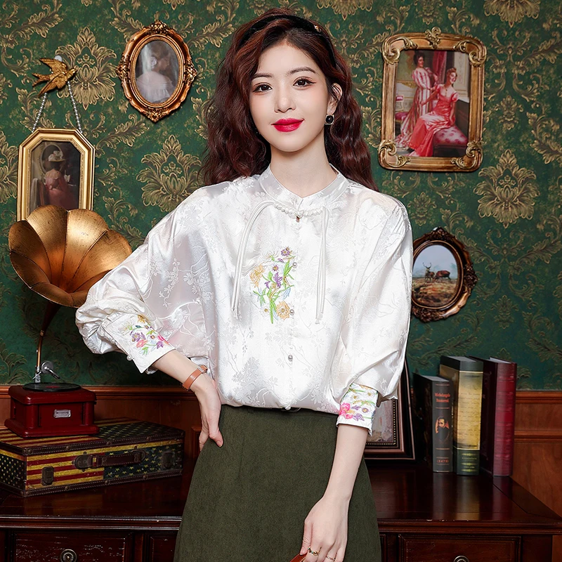 Женская шифоновая блузка с вышивкой длинным рукавом и воротником-стойкой модель
