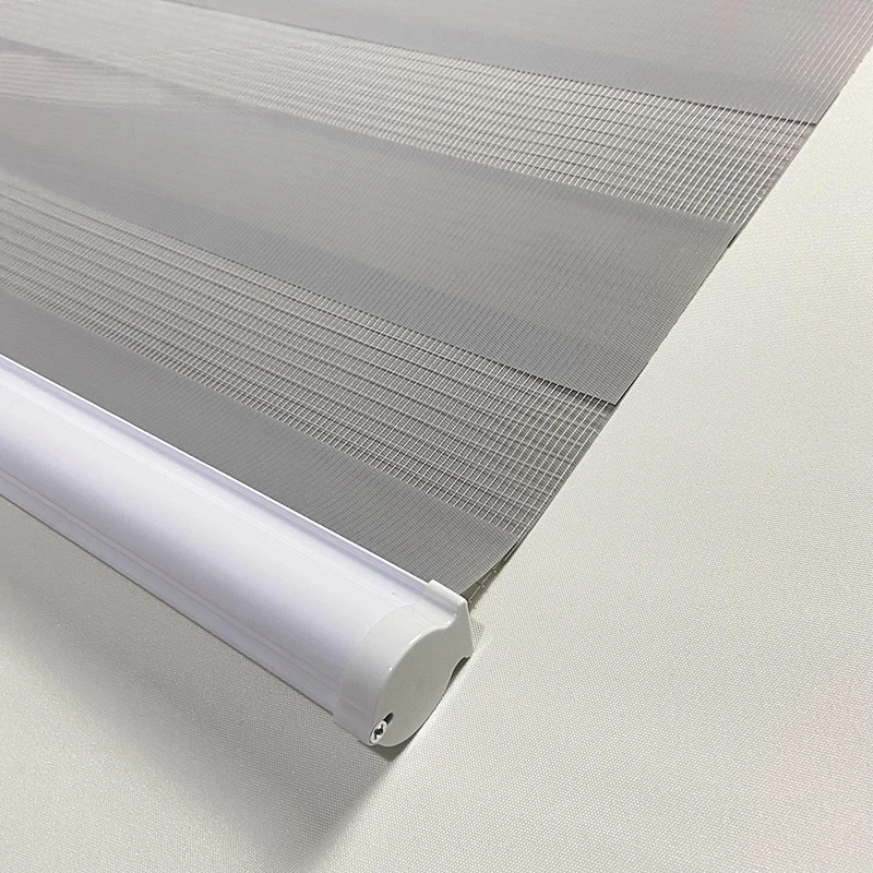 Продажа Светильник фильтрующие моторизованные полосатые жалюзи, сделанные на заказ ручные оконные Роликовые жалюзи, двухслойные занавески для дом... Pаспродажа Светильник фильтрующие моторизованные полосатые жалюзи, сделанные на заказ ручные оконные Роликовые жалюзи, двухслойные занавески для дом...