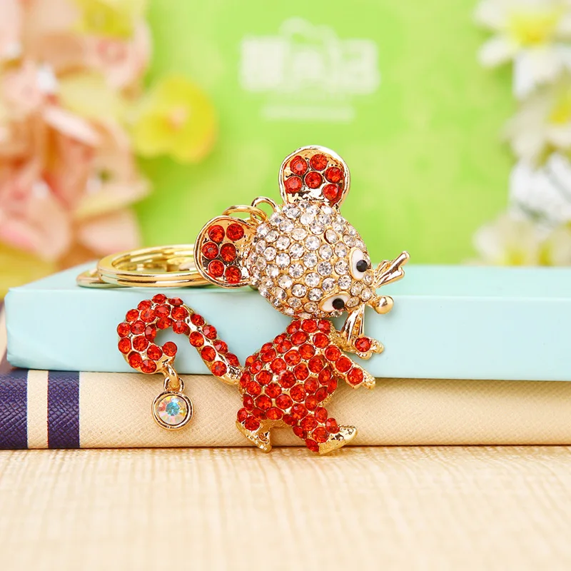 

Брелок для ключей в виде милой красной мыши