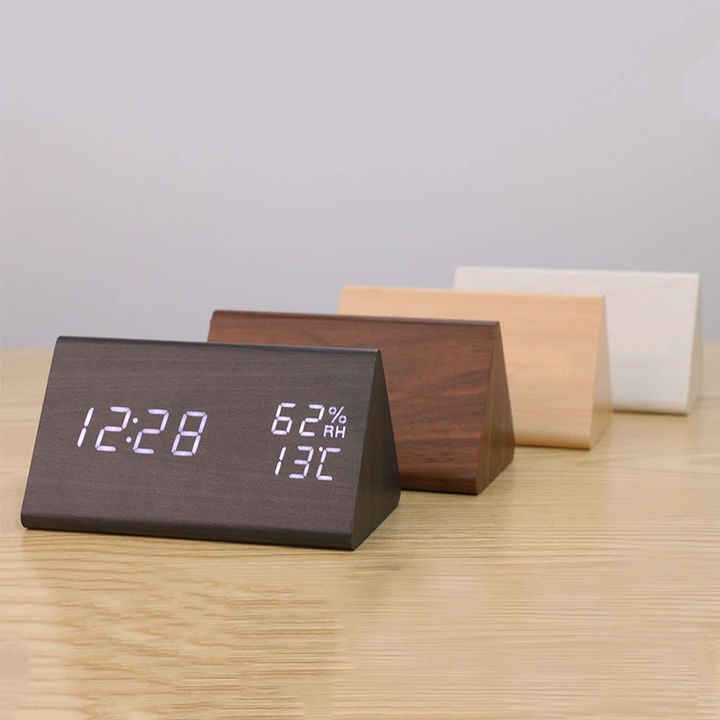 Треугольные цифровые часы с будильником для влажности и температуры
