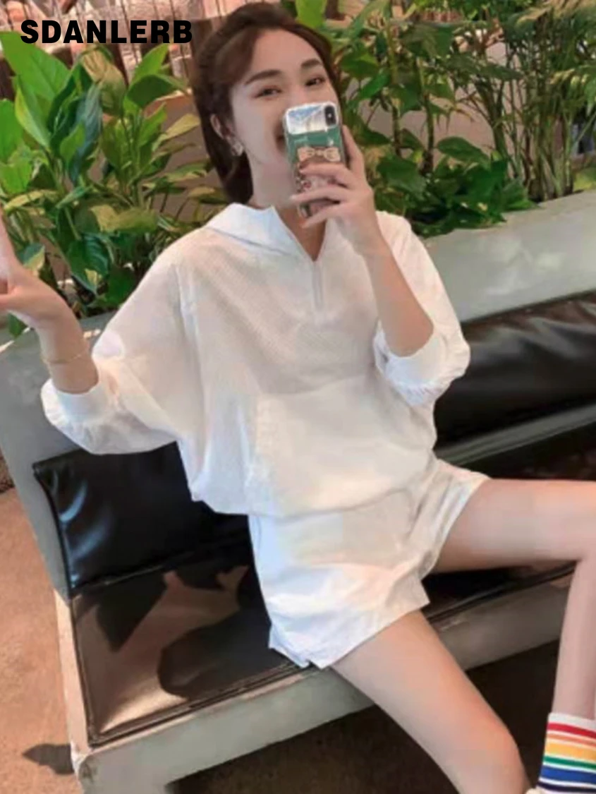 

Sports Girl Suit Female Summer Loose Casual Small Fashion Trending Tops Short Sleeve Hooded T-shirt + Causal Shorts Outfits