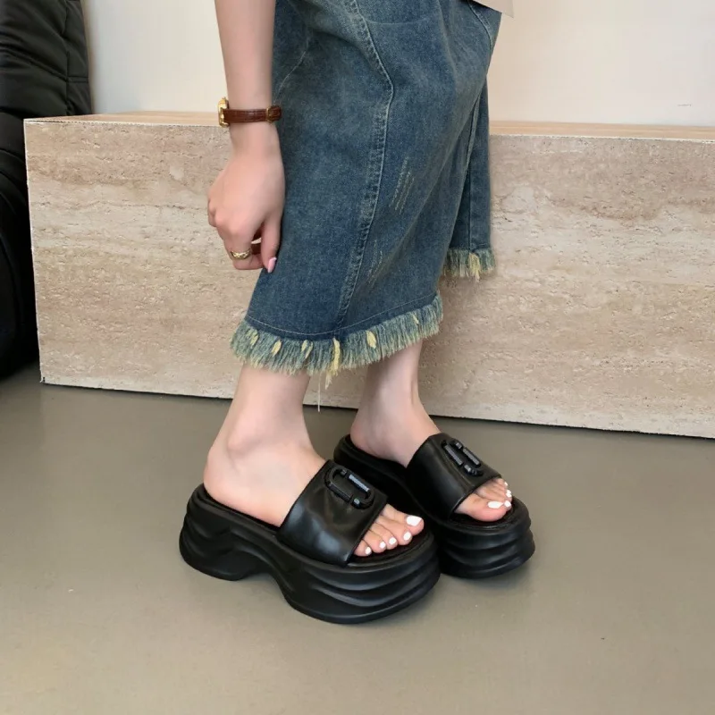 Женские домашние шлепанцы на платформе низкие сандалии пляжные резиновые Новые