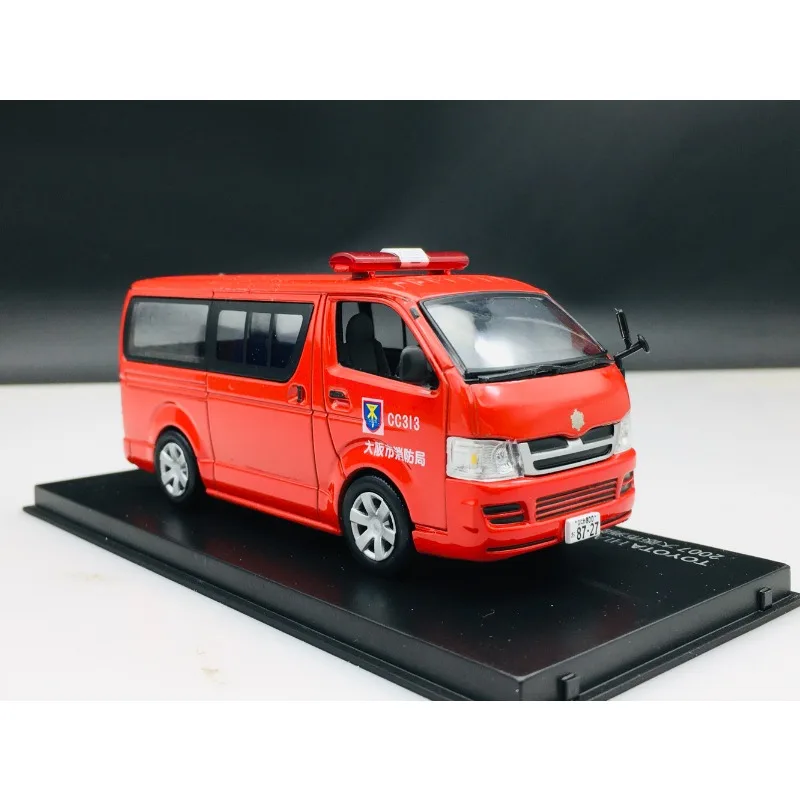 Фото Металлическая модель автомобиля CARNEL HIACE в масштабе 1:43 №4