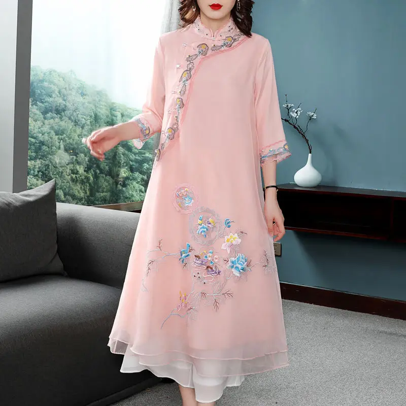 

New cheongsam improvement version of dress female long temperament young loose retro embroidery Chinese-style female dress