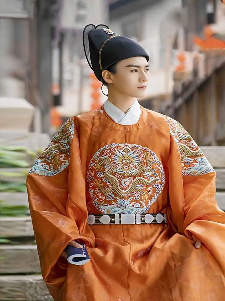 

Chinese Hanfu Robe Men&Women Ancient Traditional Embroidered Round Neck Robe Chinese Queen&King Cosplay Costume Hanfu
