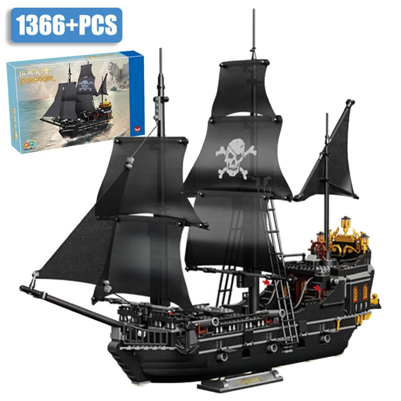 1366 шт. Детский конструктор пиратский корабль