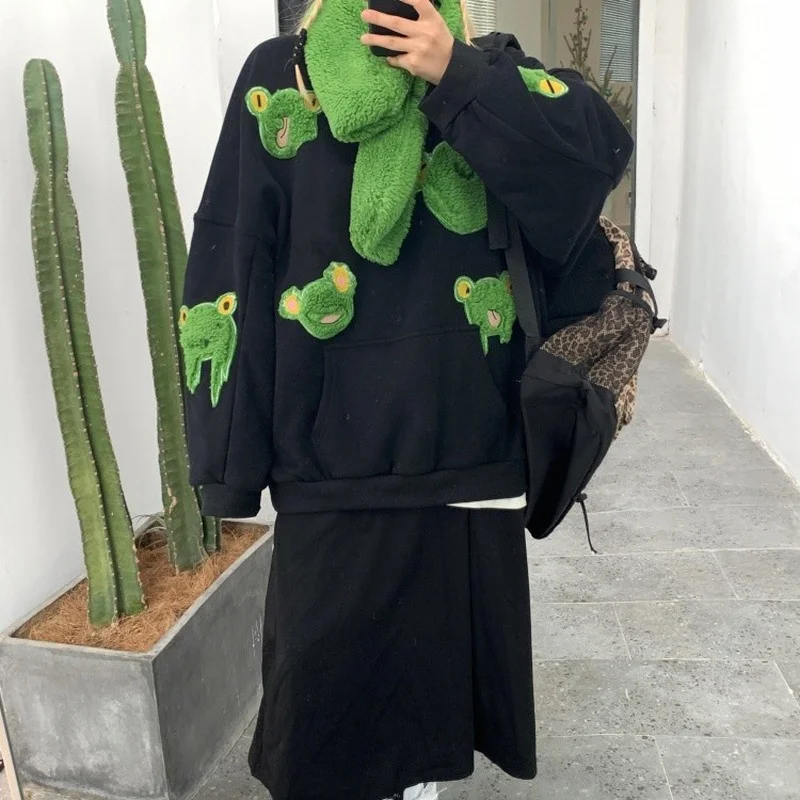 Sweater Frog Embroidery Pullover with Scarf for Men and Women Couples Harajuku Japanese Streetwear Men's Sweaters Couple Wear