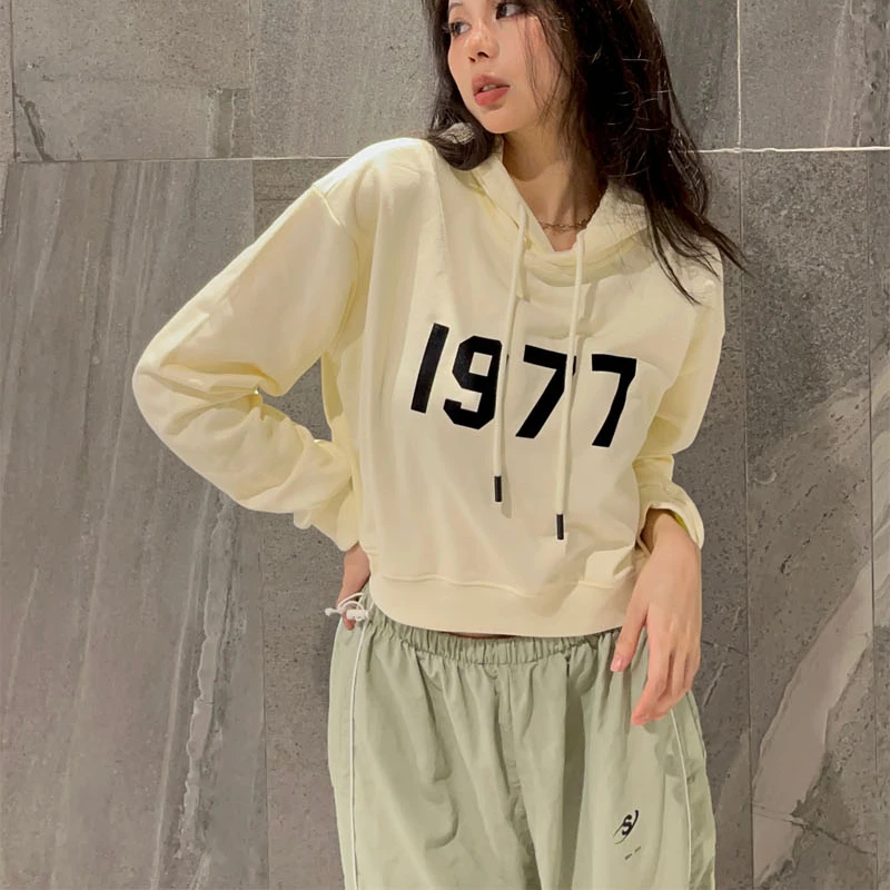 

ESSENTIALS Hoodies High Quality NO.1977 Figure Print Imported Flocking Short Hooded Women Outdoors Casual Pullover Hoodie