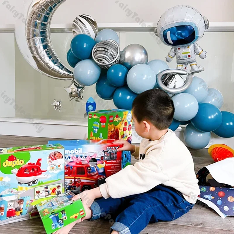 

40pcs Galaxy Birthday Party Balloon Garland Kit Party Starry Night Astronaut Balloon Arch Kids Baby Shower Moon Star Balloons