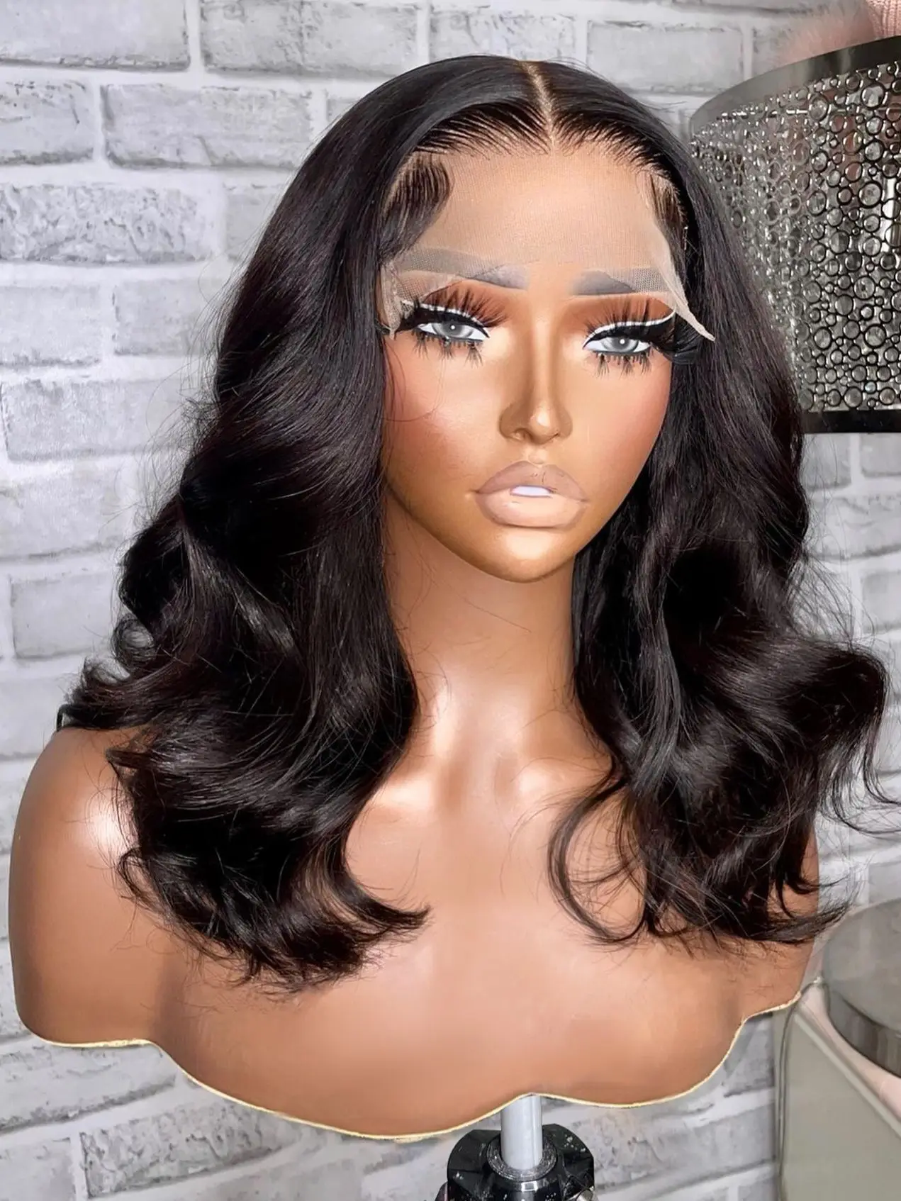 Body Wave Short Bob T Part Lace Wig Salon Wig Brazilian Human Hair Wigs Middle Part Pre-Plucked Hair Line Wigs With Baby Hair