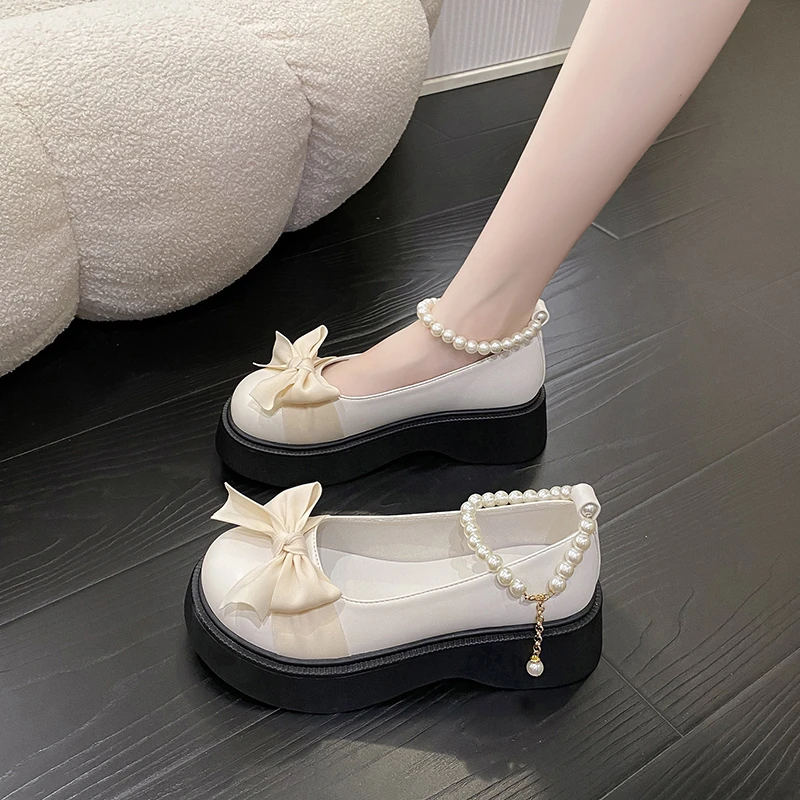 

Кроссовки женские на плоской подошве, повседневные универсальные туфли с круглым носком, цвет черный, осень