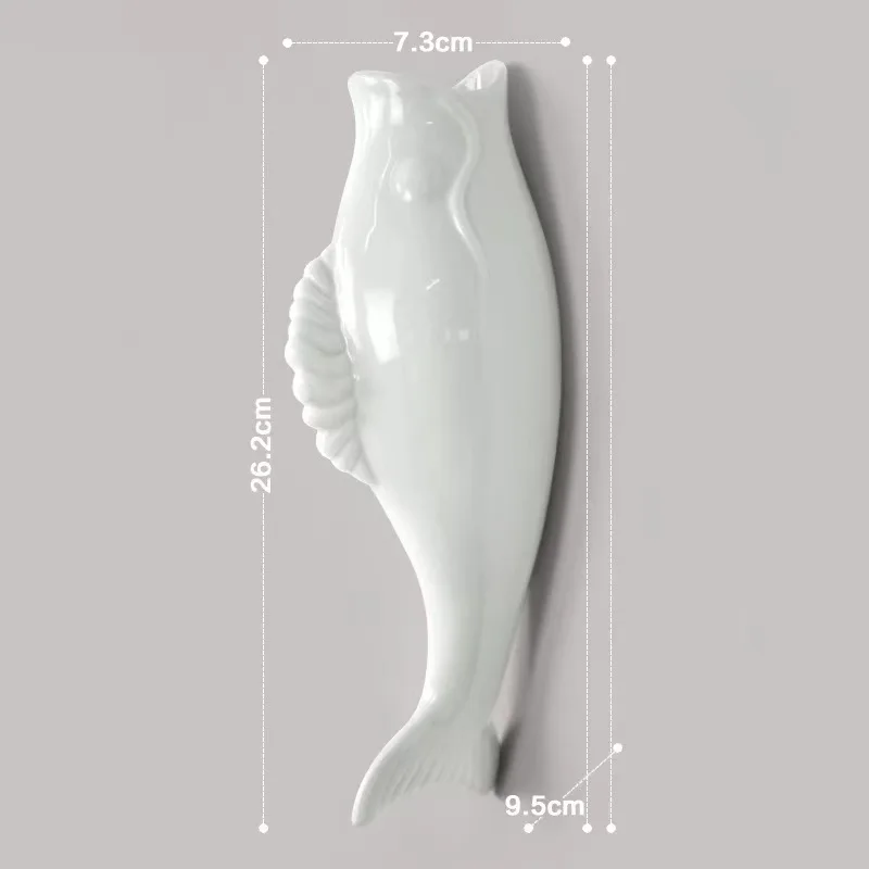 

Белая керамическая ваза