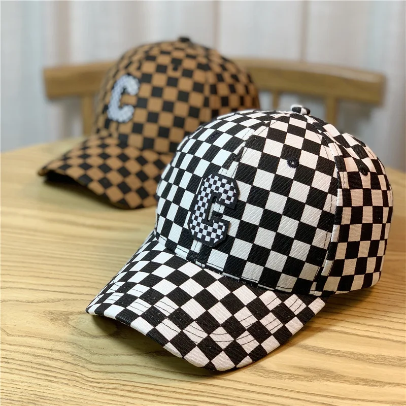 

Fashion Spring Summer Hat Trend Checkerboard Grid Red Flat Cap Fashion Letter Sun Block Baseball Cap Lady Shade