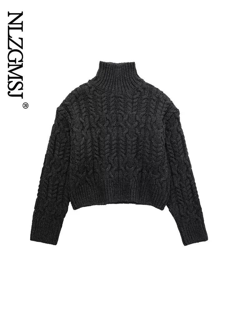 

Женский трикотажный свитер-водолазка на осень-зиму