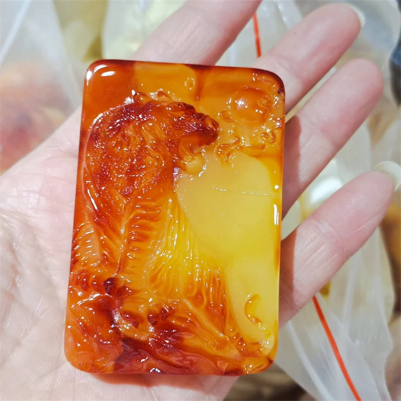 Natural Amber Tiger Pendant With Rope Chain Necklace Men Women Fengshui Charms Beeswax Tigers Honey Wax Lucky Amulet Gifts
