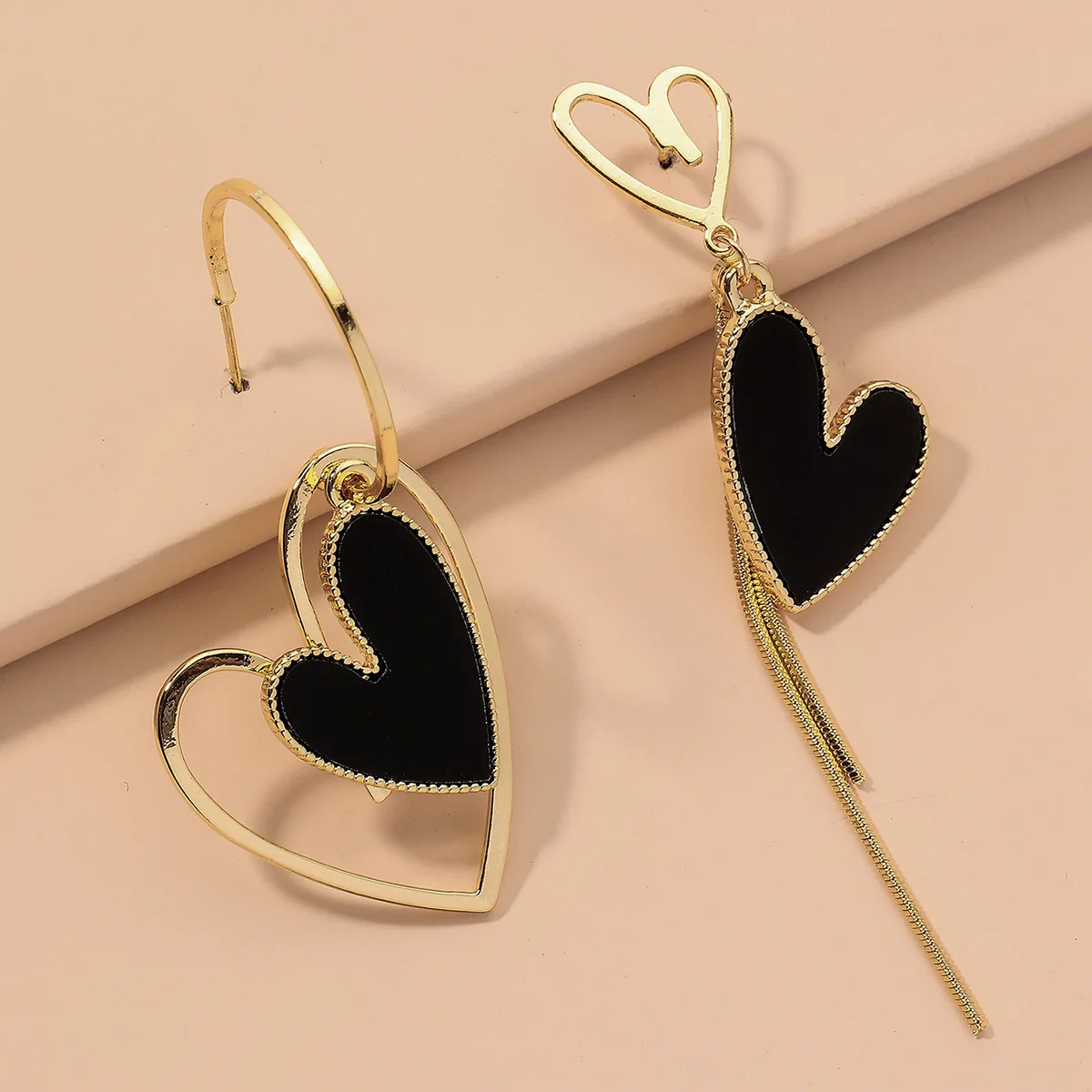 

Cute Korean Fashion Asymmetric Earrings for Women Vintage Trend Black Heart Long Tassel Drop Dangle Statement Jewelry Party