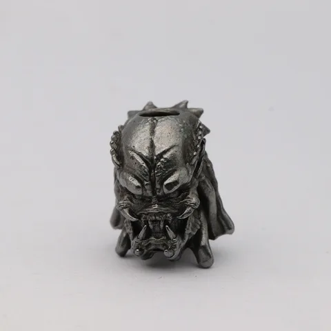 Браслет из паракорда с подвеской