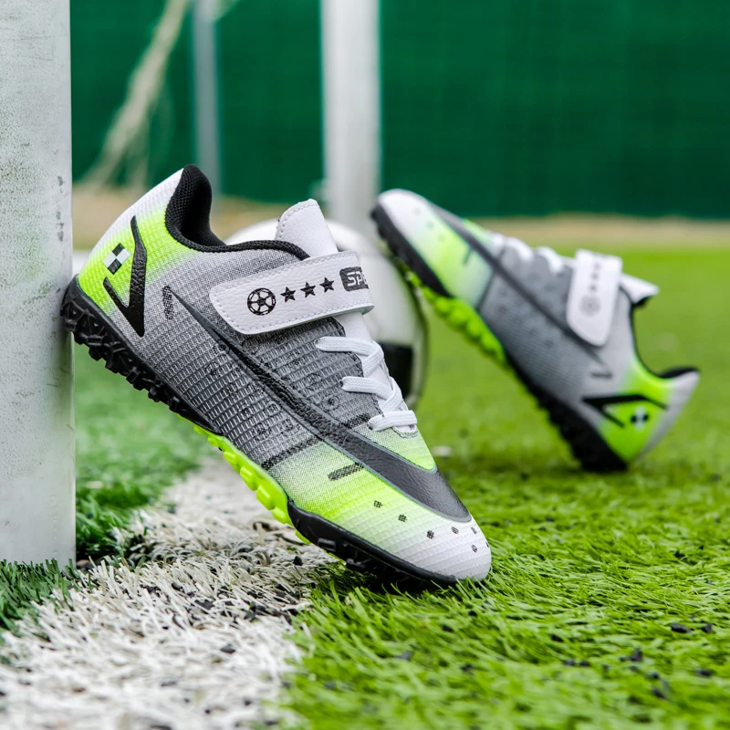 10 year old Boy Turf Soccer Shoes Outdoor kids Football Sneakers Breathable Cleats Soccer Shoes for Children crampon football