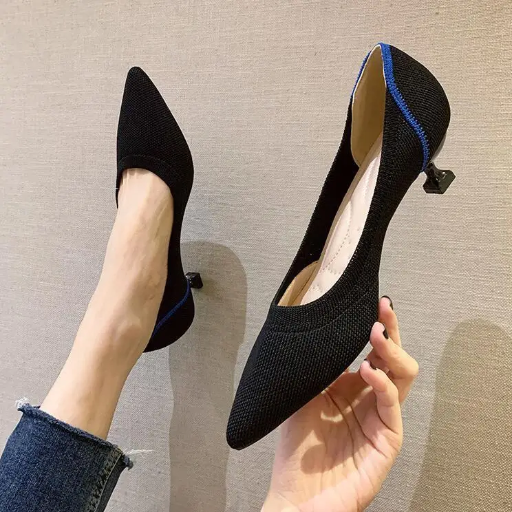 

Туфли-лодочки трикотажные с острым носком, на высоком каблуке