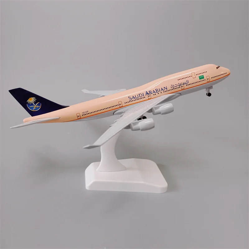 

Alloy Metal Air SAUDI ARABIAN Airlines B747 Boeing 747 Airplane Model Airways Plane Model with Wheels Diecast Aircraft 20cm