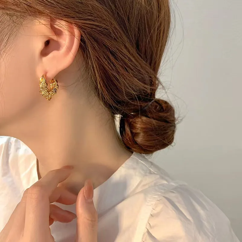 

Elegant Irregularity Metal Knot Hoop Earrings for Woman Fashion Golden Metal Twist Round Dangle Earrings Wedding Jewelry Gift