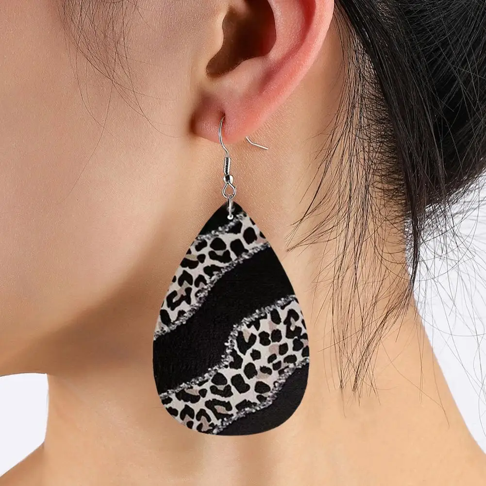 

Leopard Panel Earrings Stylish Double-sided Leopard Print Hook Earrings Fine Craftsmanship Gift For Fashionable Women Women